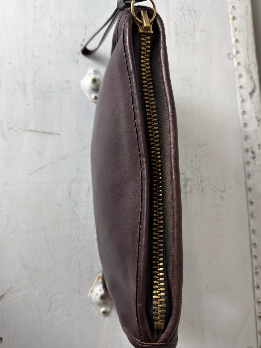 Vintage Coach Essential Basic Burgundy Crossbody Clutch Bag NYC 1970’s - Picture 6 of 13